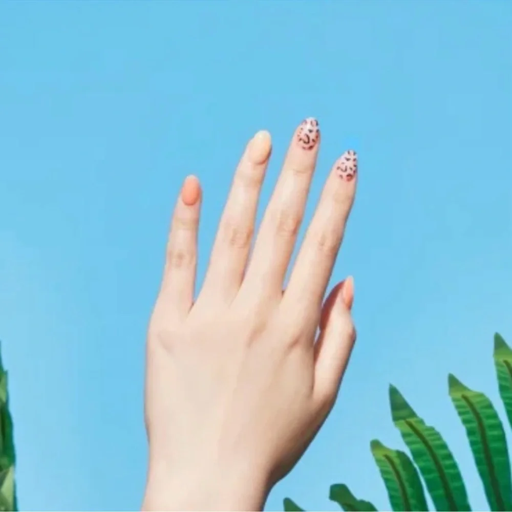 La Rarita Sunny Recipe Color Change Gel Nail Set 2 Pack Pink Leopard